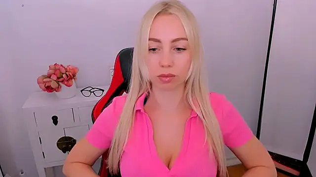 MargaritaRose online show from April 7, 2:19 pm