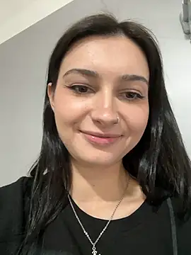 lunalovelee online show from October 14, 5:15 pm