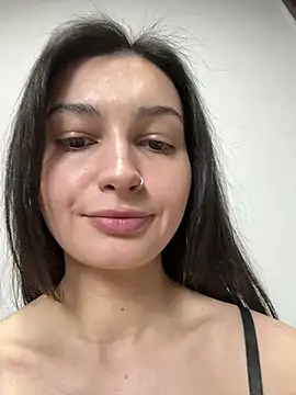 lunalovelee online show from March 22, 1:17 pm