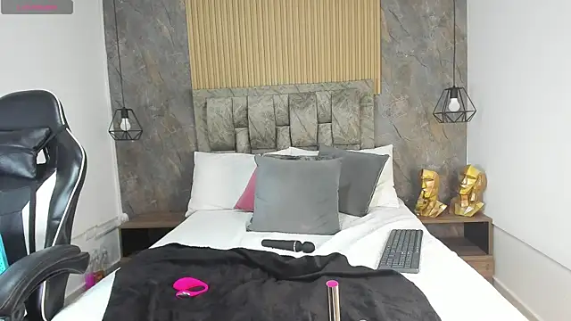 natasha steele online show from September 27, 9:22 pm