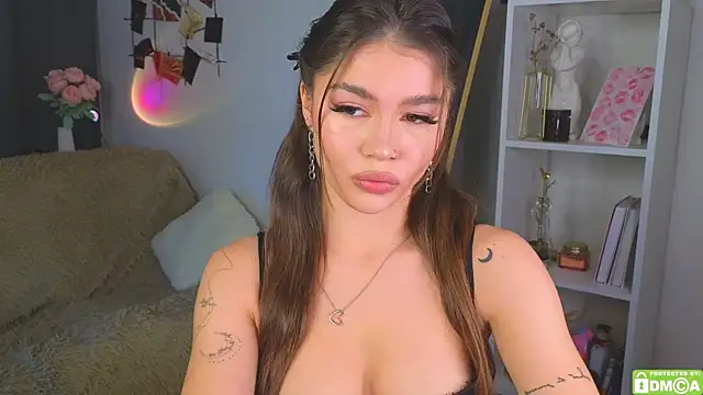 Caroline  Brown online show from October 9, 4:05 am