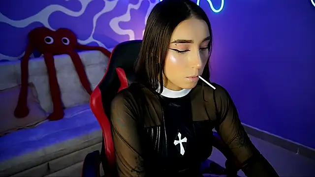 verosmit1 online show from November 3, 9:41 pm