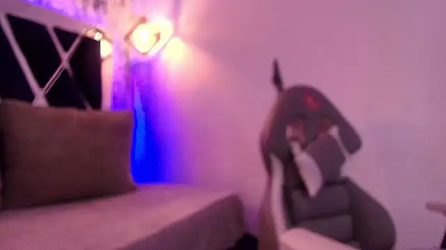 charlotte bluee online show from January 15, 6:47 pm