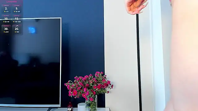 KateLibby online show from October 6, 6:19 am