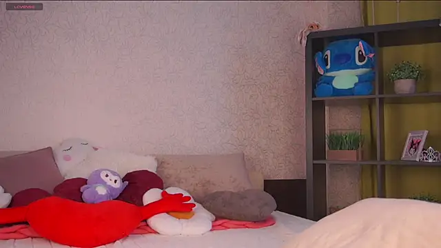 TaiteBayles online show from April 8, 4:47 am