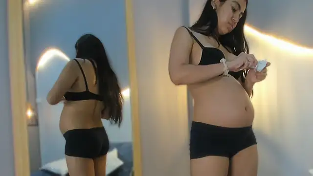 lucelly 15 online show from December 15, 11:48 am