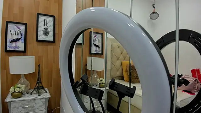 KimberlyBigBoobs online show from September 10, 4:01 am