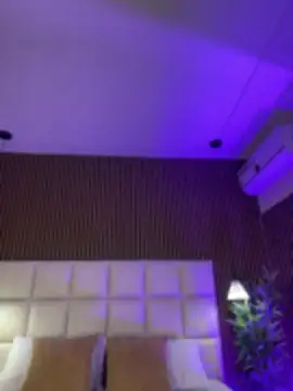 MelanieHillss online show from June 3, 4:46 am