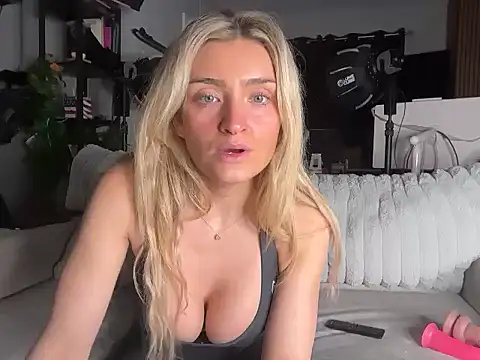 meggsworld online show from January 7, 11:19 pm