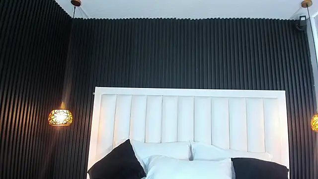 EmilyCortex online show from November 20, 6:09 pm