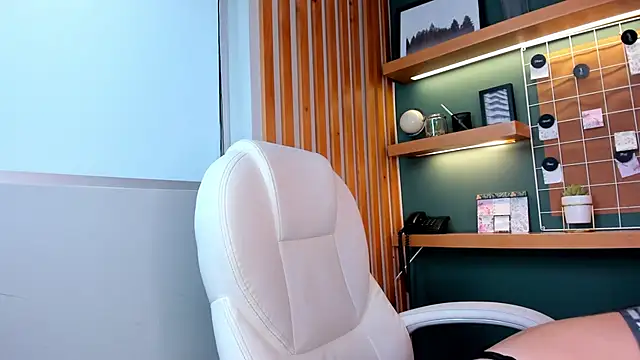 Bella walker  online show from October 16, 10:12 pm