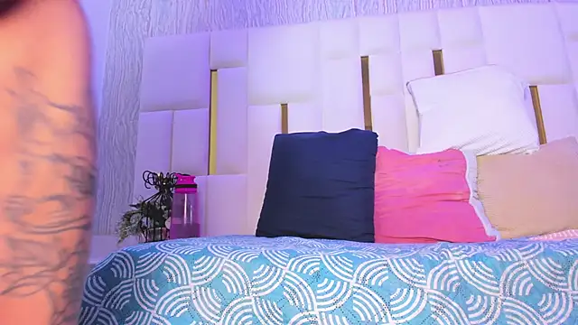 hillary uckerman  online show from March 26, 11:45 am