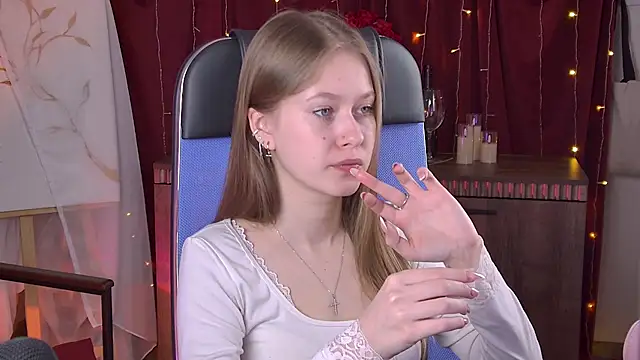 EveMundie online show from April 9, 6:30 am