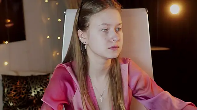 EveMundie online show from March 28, 9:42 am