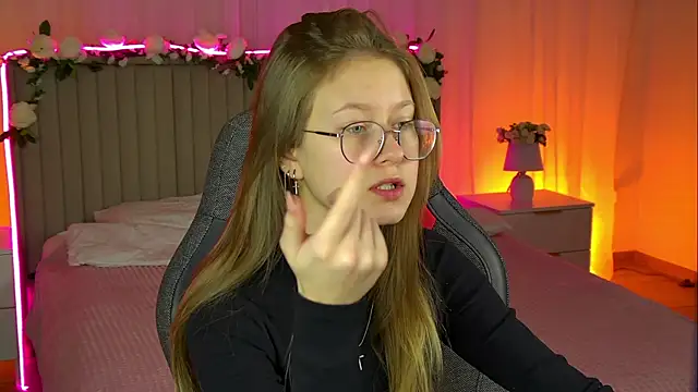 EveMundie online show from November 3, 6:17 am