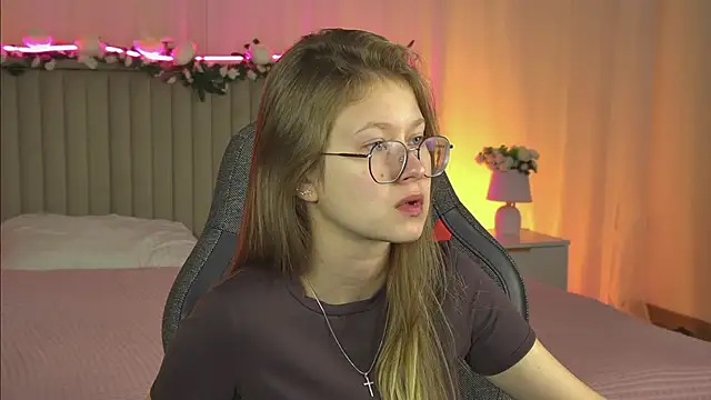 EveMundie online show from October 6, 6:19 am