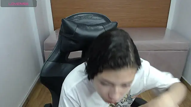 danatella a online show from December 21, 1:04 pm