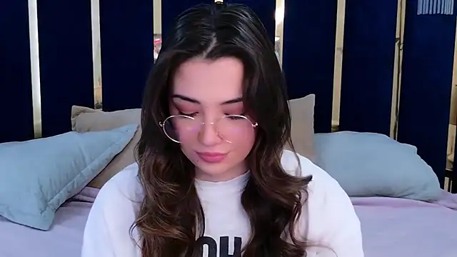 Alice Deleon online show from November 20, 11:44 am