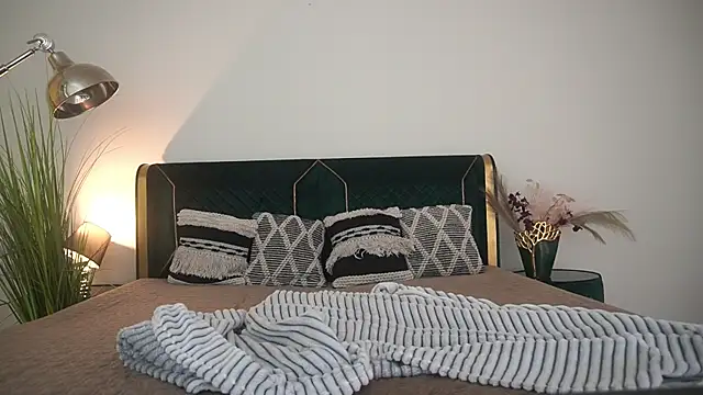 PaigePrado online show from June 20, 5:55 am