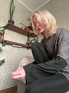 AlishaOfThorns online show from February 9, 8:49 am