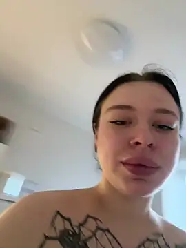 AlishaOfThorns online show from March 29, 11:20 am