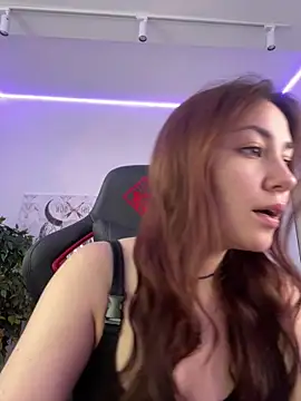 AshleySkott  online show from November 7, 8:31 am