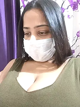 COZY ROZI online show from October 18, 7:59 pm