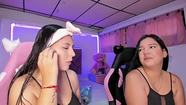 Cristal Smith20 online show from April 8, 12:40 pm