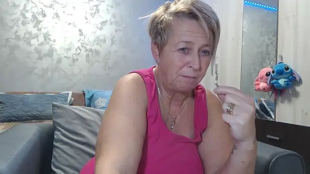 RosesandLillies online show from January 11, 6:35 pm