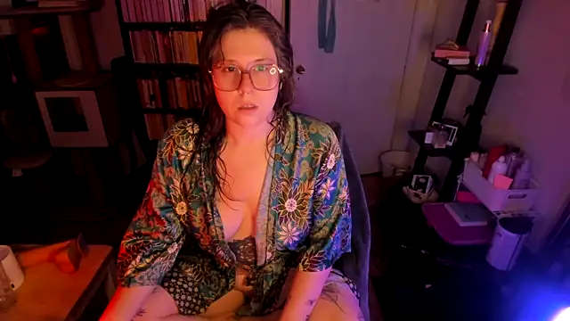 Rosiee69  online show from March 12, 12:41 pm