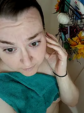 HTXBELLE online show from September 16, 6:05 pm