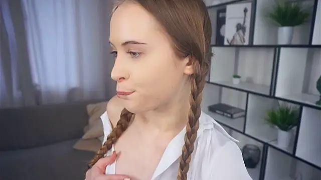 QuennaCoote online show from September 27, 6:31 am