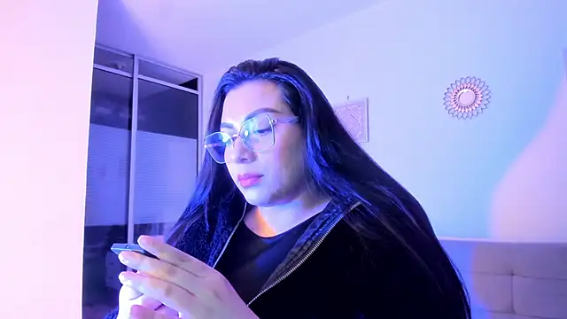 emily-777 online show from December 16, 9:31 pm