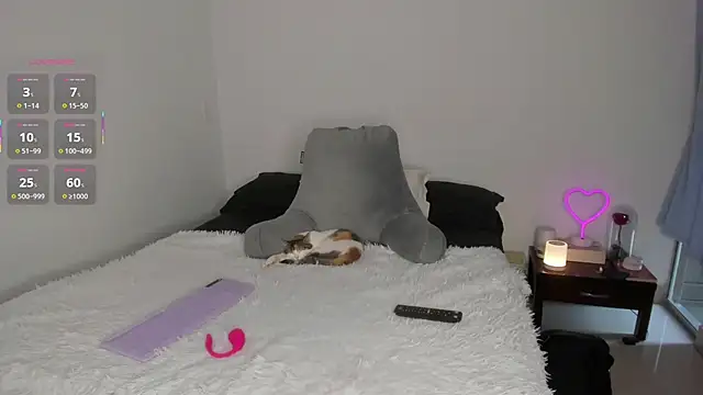  lucianapalmer online show from September 12, 12:56 pm