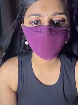 Dishasarmaa05 online show from May 10, 4:09 pm