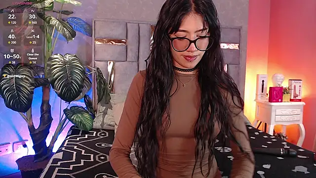 Tyla Ks online show from September 12, 8:05 pm