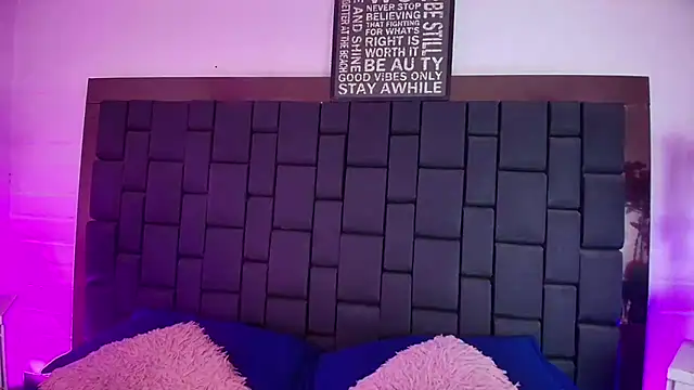 Lexi Howard  online show from September 29, 3:33 am