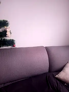 Luna kitty online show from January 8, 6:45 pm