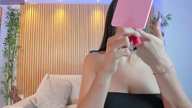 Ivaannaa  online show from October 28, 12:55 pm