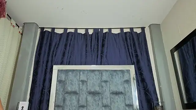 Effie cooper online show from November 10, 8:15 pm