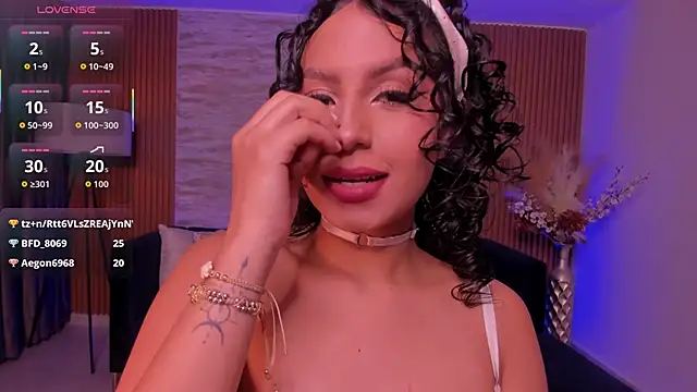 hannah thomson  online show from October 4, 4:40 am