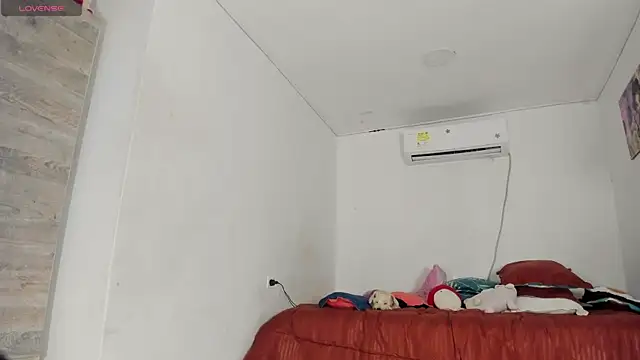 flor herrera01 online show from October 2, 6:29 am