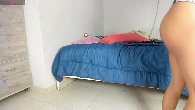 flor herrera01 online show from November 11, 3:13 am