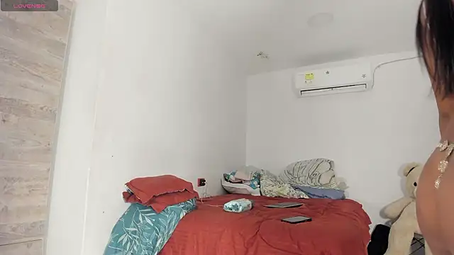 flor herrera01 online show from March 10, 5:22 am