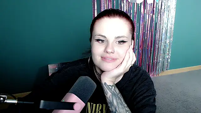 Della Ideal online show from October 7, 6:01 pm