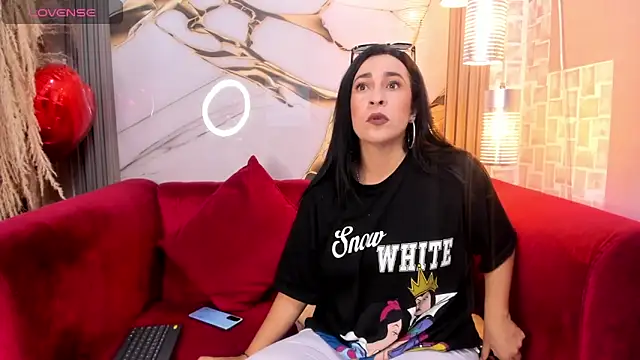 Bella williamss  online show from December 15, 7:41 pm