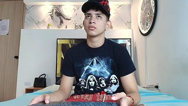 KING OFF BOYS online show from September 30, 1:28 pm