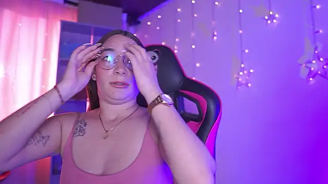 issa monterrey online show from February 3, 10:23 pm