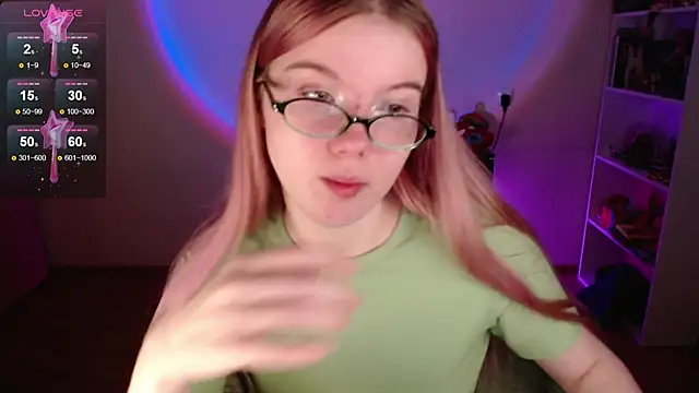 Strawberry juli online show from December 16, 5:35 am