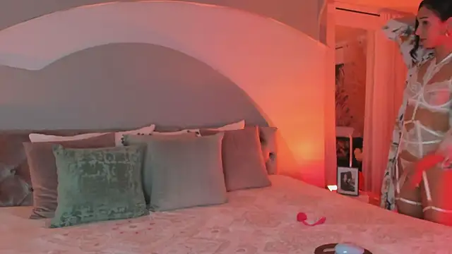 Elizabeth clark  online show from October 24, 8:05 pm